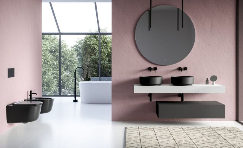 Sanitarija za kupatilo crne boje u kupatilu kao inspiracija za uređenje